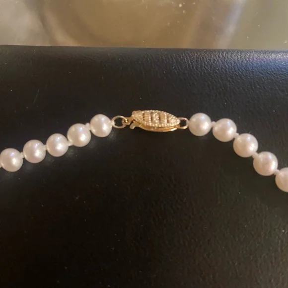 14K Gold Double Heart Pearl and Diamond Necklace - Picture 3 of 5